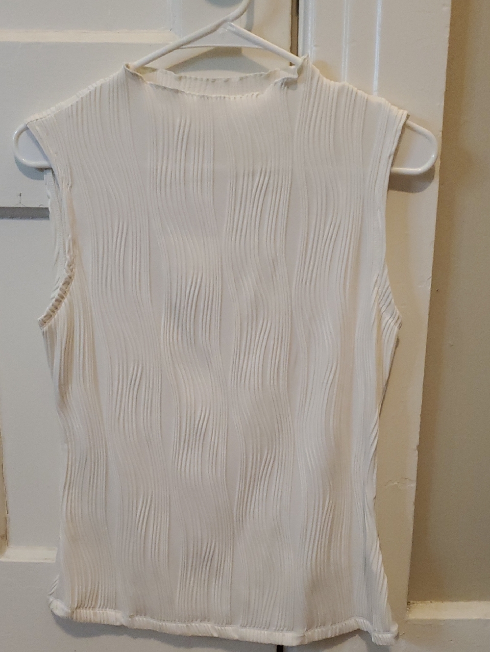 Sleeveless White Textured Mock Neck Top